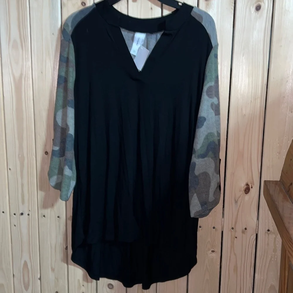 Honeyme Black & Camo Blouse S - Picture 1 of 7